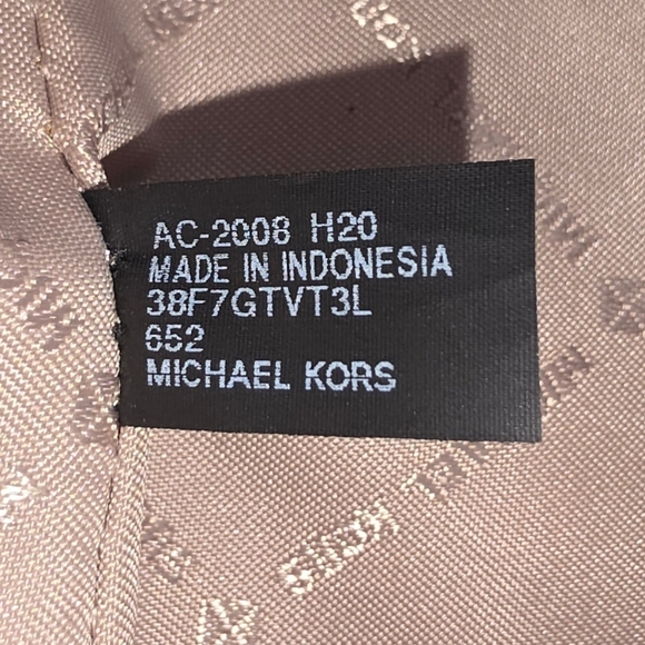 Michael Kors Jet Set Saffiano Leather Red Tote Bag with COA - Picture 11 of 13